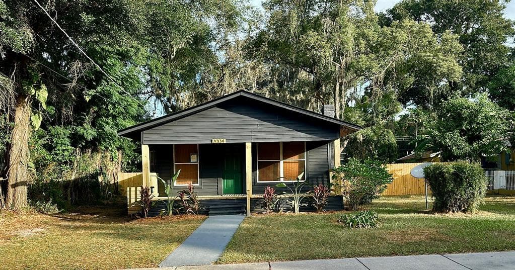 2004 E ELLICOTT STREET TAMPA, FL 33610