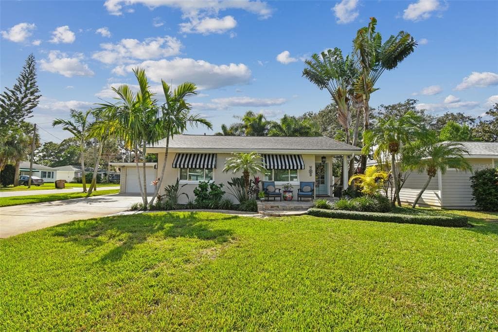 365 FOSTER LANE BELLEAIR, FL 33756