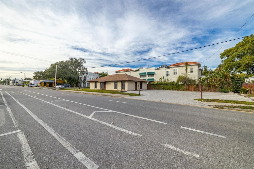 2107 W PLATT STREET TAMPA, FL 33606