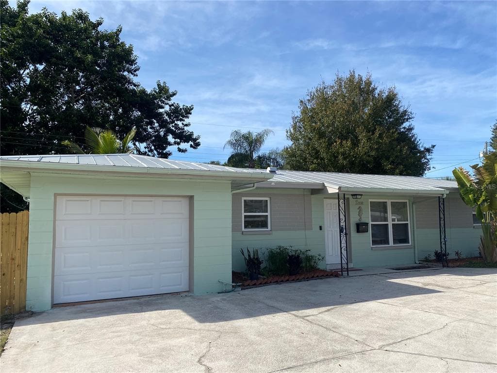 7430 17TH WAY N ST PETERSBURG, FL 33702