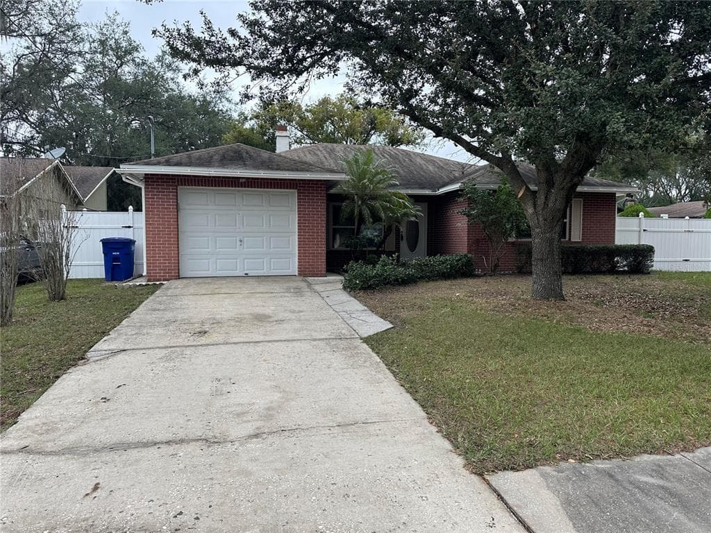4704 SERENA DRIVE TAMPA, FL 33617
