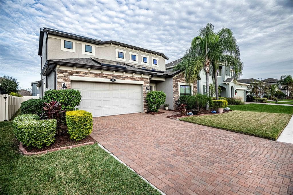 1132 LORAPETALUM LANE