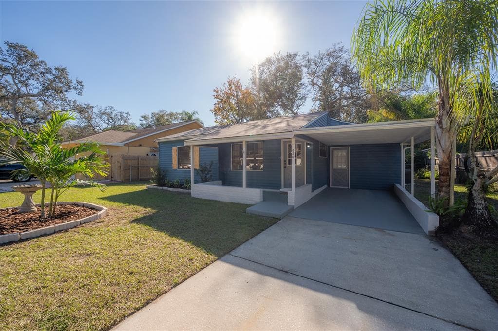 820 W LOWRY LANE TAMPA, FL 33604