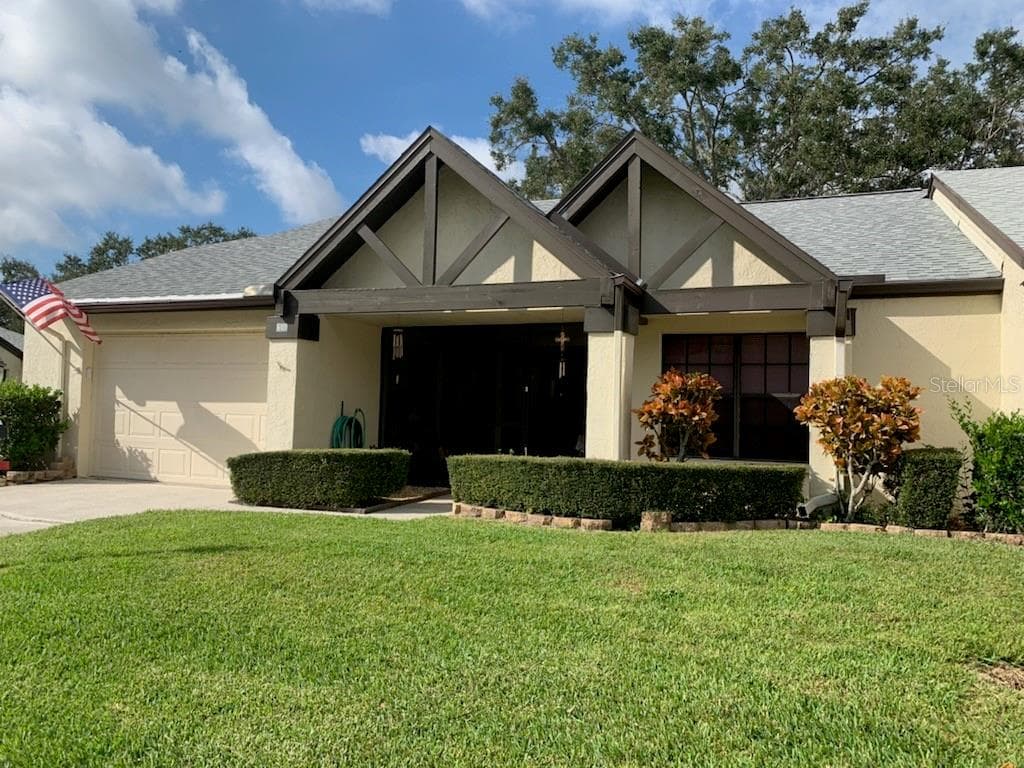 800 LAKEWOOD DRIVE