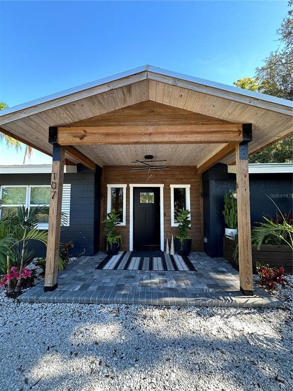 107 22ND STREET E BRADENTON, FL 34208