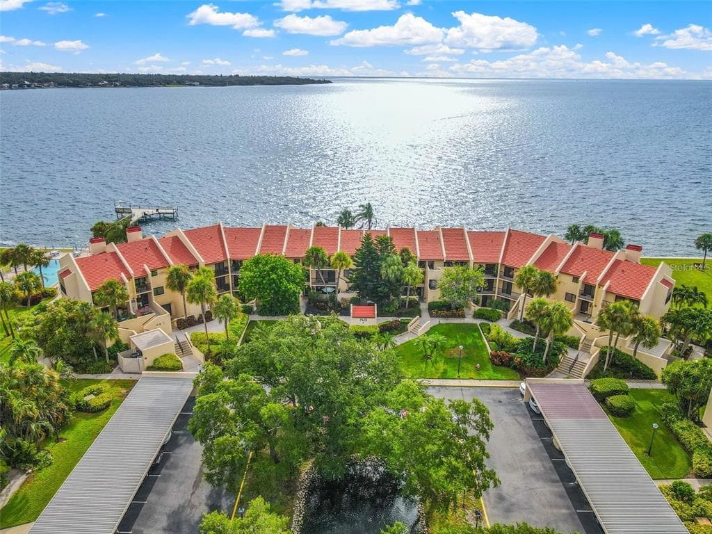 7520 SUNSHINE SKYWAY LANE S UNIT 112 ST PETERSBURG, FL 33711