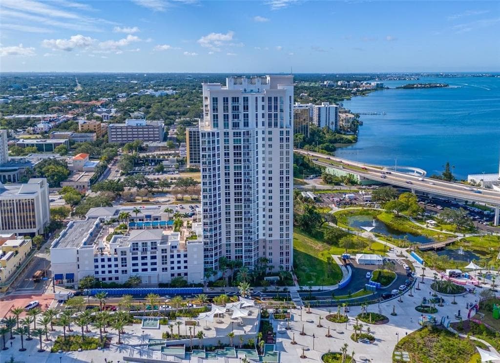 331 CLEVELAND STREET UNIT 902 CLEARWATER, FL 33755