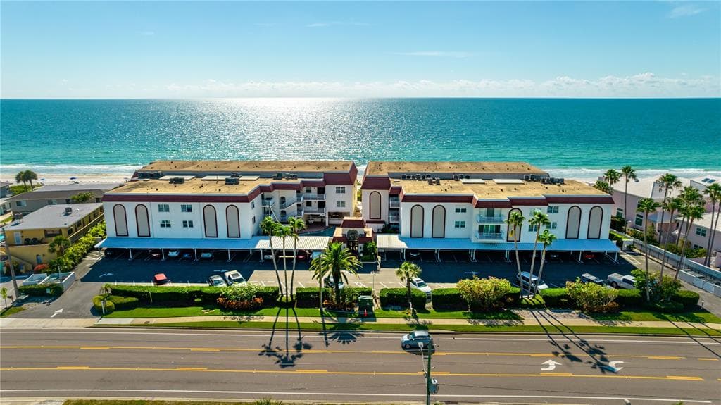 2900 GULF BOULEVARD UNIT 204 BELLEAIR BEACH, FL 33786