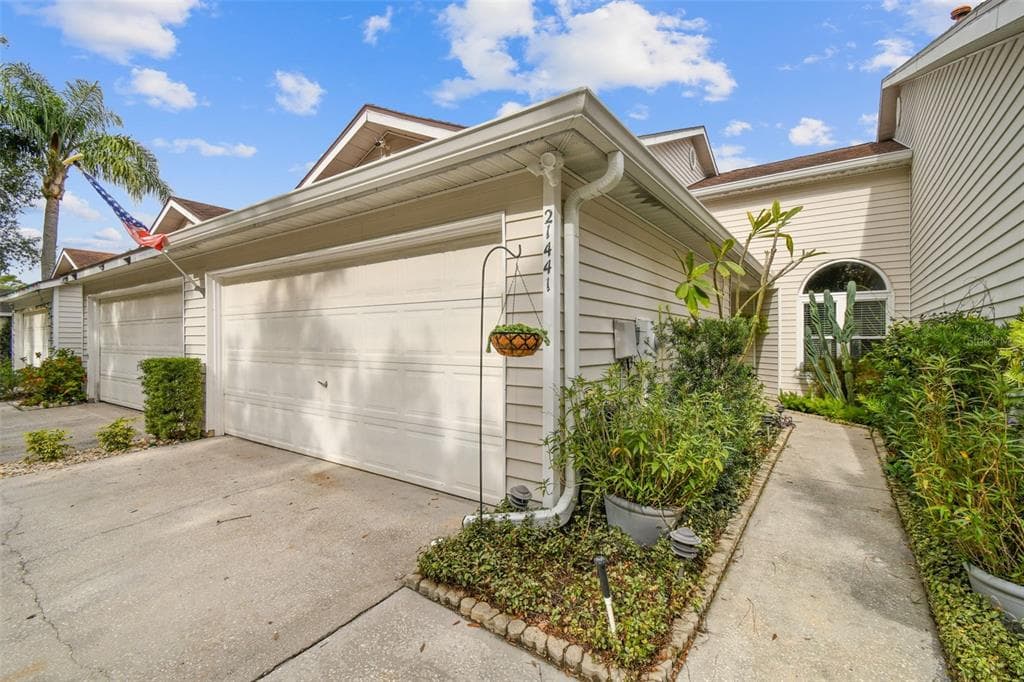 21441 CLUBSIDE LOOP LUTZ, FL 33549