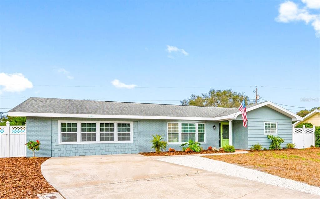 9968 136TH STREET SEMINOLE, FL 33776