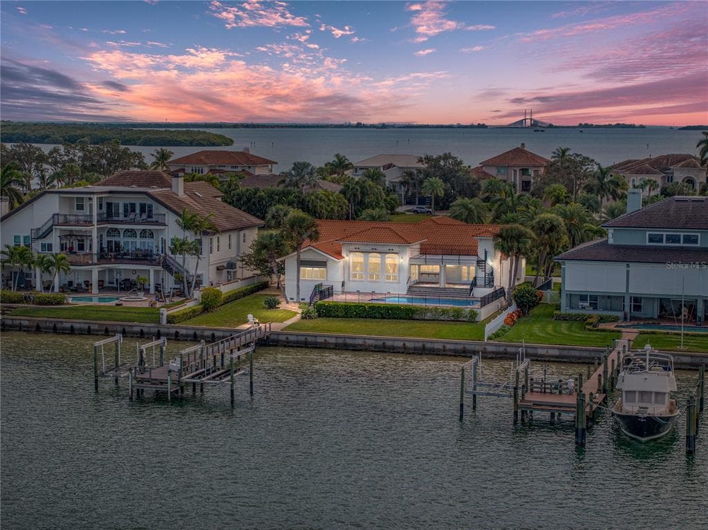 5343 61ST AVENUE S ST PETERSBURG, FL 33715