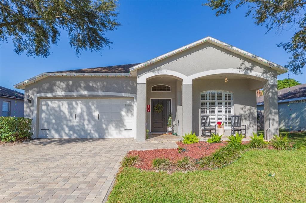 5819 LAGUNA WOODS COURT