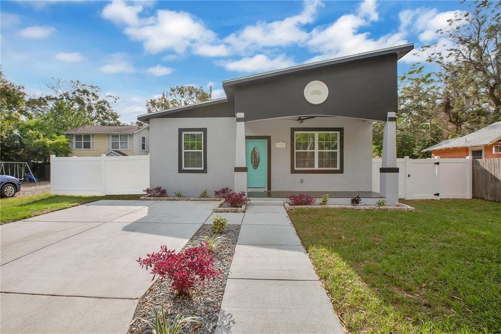 636 HICKMAN COURT S ST PETERSBURG, FL 33705