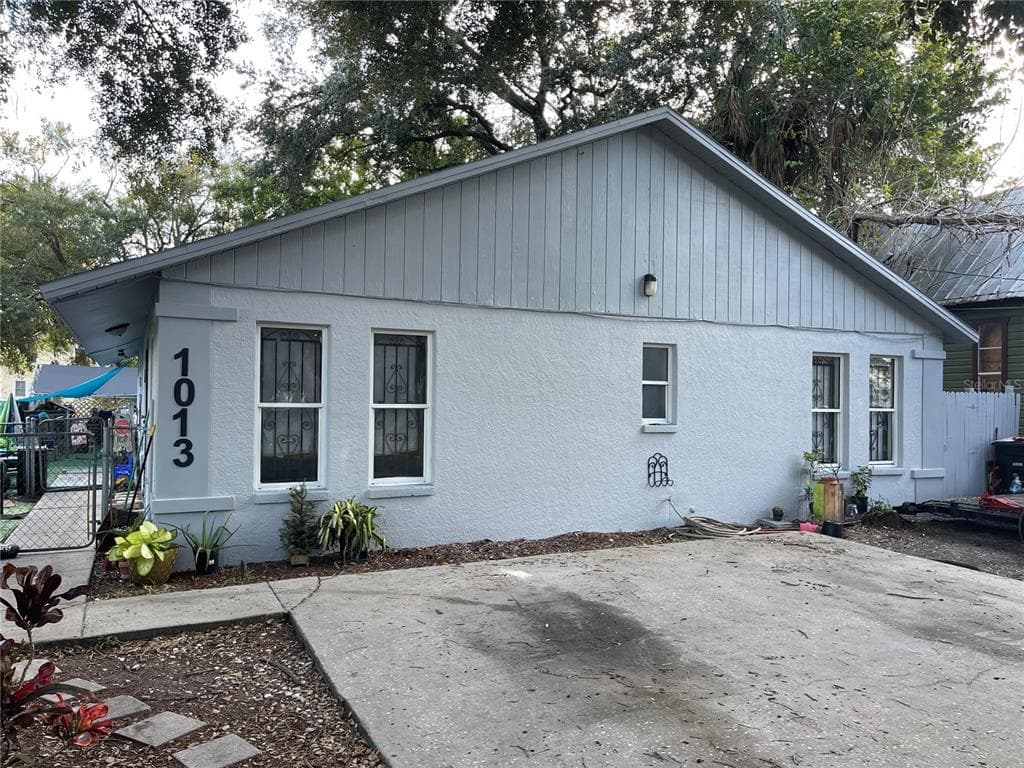 1013 E 12TH AVENUE UNIT A & B TAMPA, FL 33605
