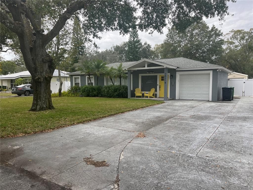 10218 N OAKLEAF AVENUE TAMPA, FL 33612