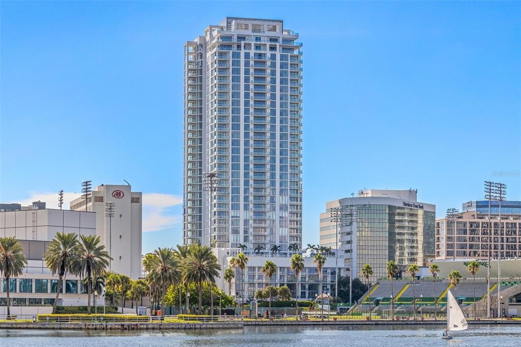 301 1ST STREET S UNIT 2002 ST PETERSBURG, FL 33701