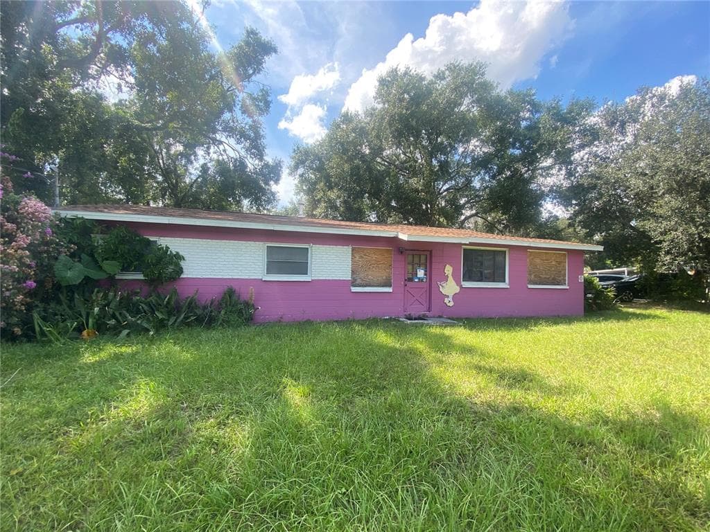 5016 GARDEN LANE TAMPA, FL 33610