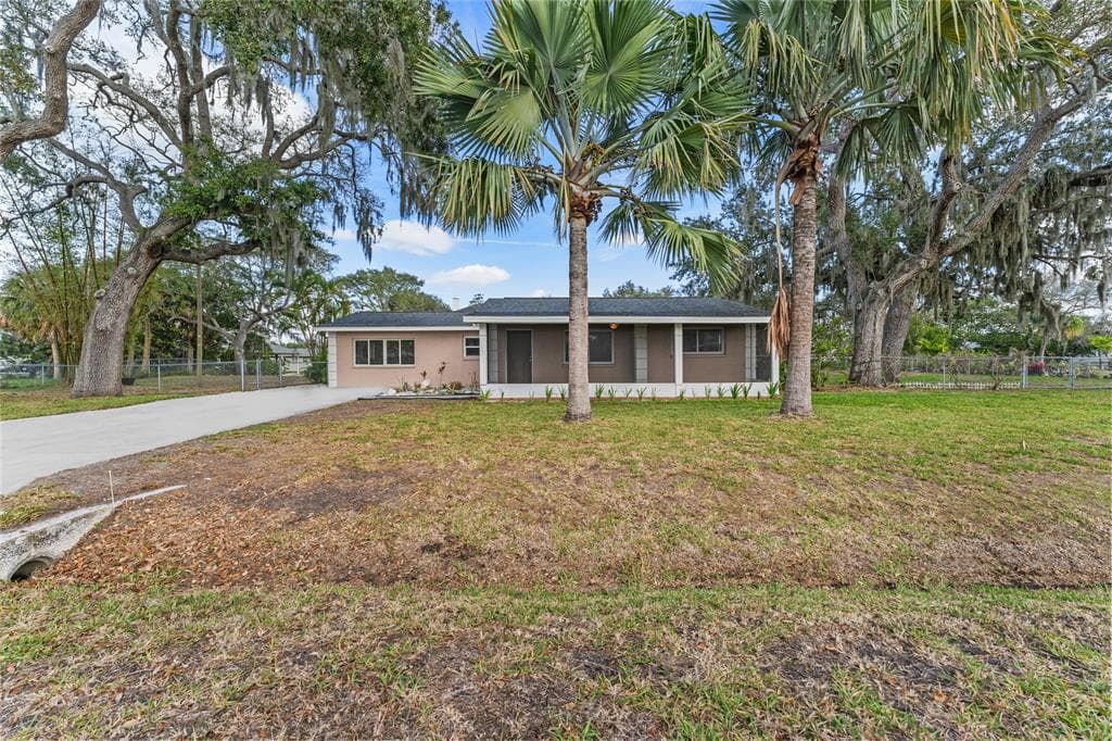 1110 CANAL STREET RUSKIN, FL 33570