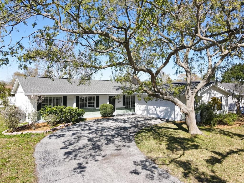 10517 ORANGE GROVE DRIVE TAMPA, FL 33618