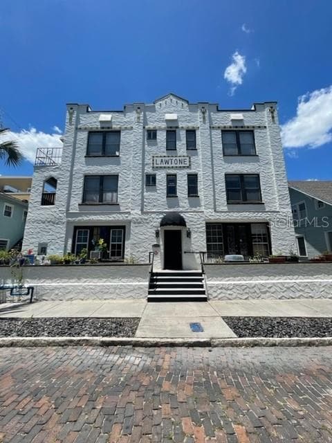 324 GROVE STREET N UNIT 303 ST PETERSBURG, FL 33701