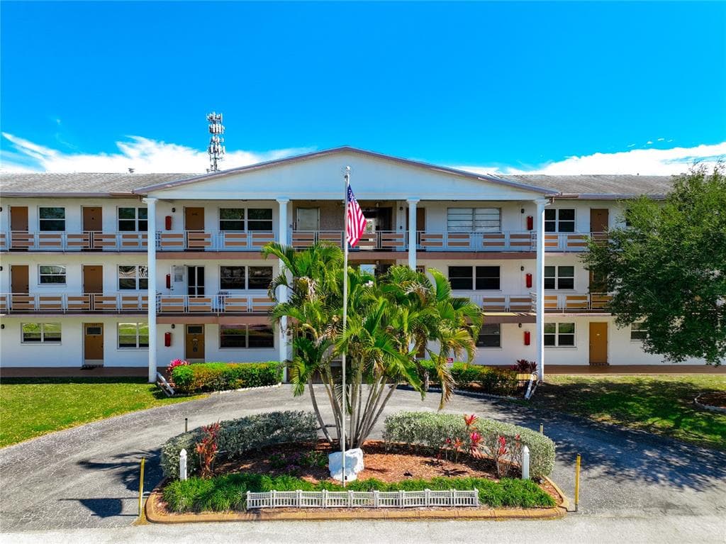 6015 19TH STREET N UNIT 308 ST PETERSBURG, FL 33714