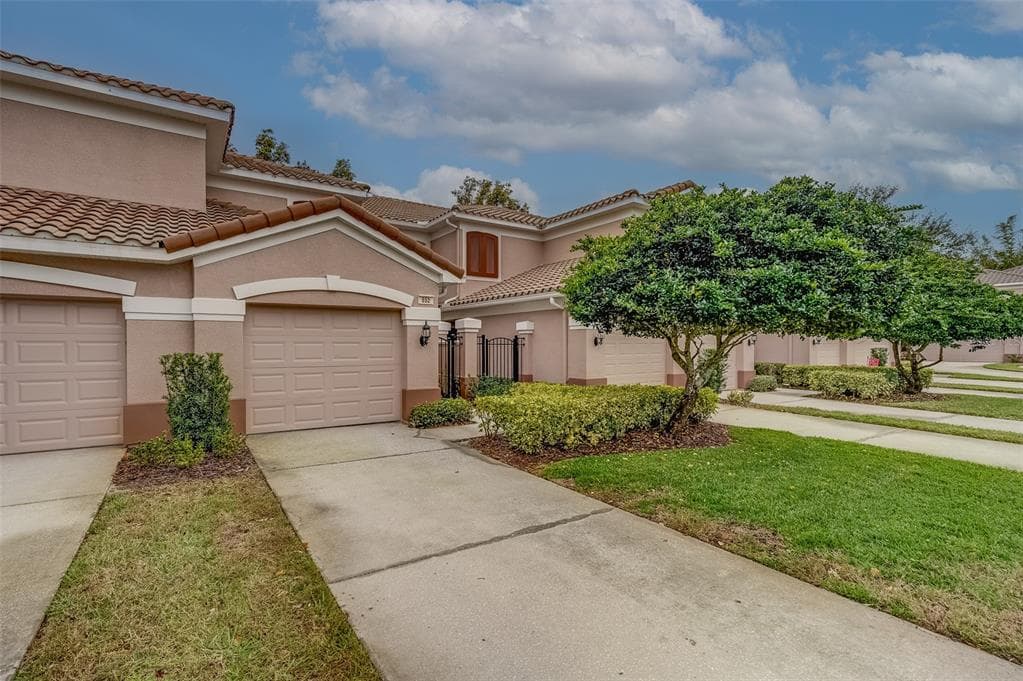 852 LANTERN WAY CLEARWATER, FL 33765