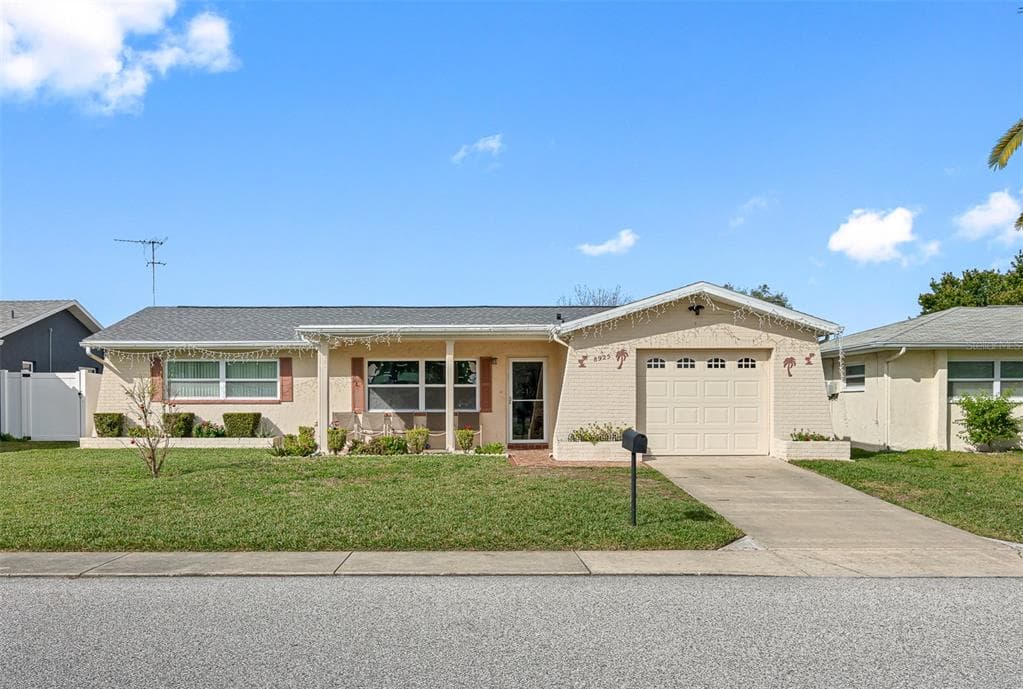 8925 GLEN MOOR LN PORT RICHEY, FL 34668