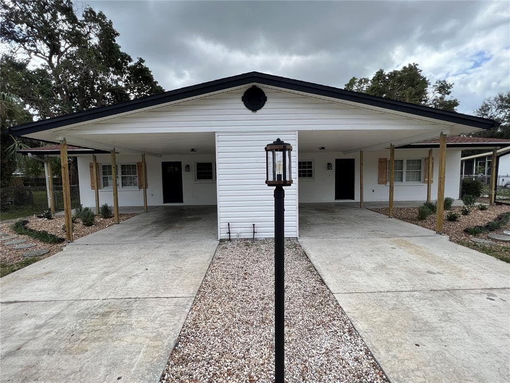 2907 39TH AVENUE W UNIT B BRADENTON, FL 34205