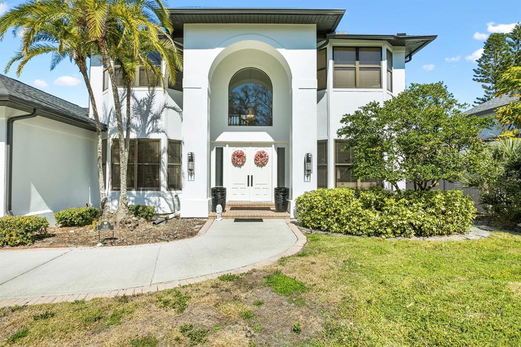 1416 BRIGHTWATERS BOULEVARD NE ST PETERSBURG, FL 33704