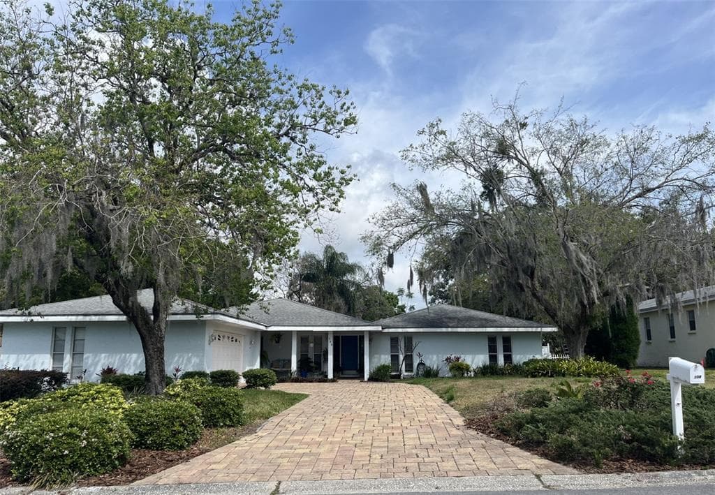 108 E BARKFIELD STREET