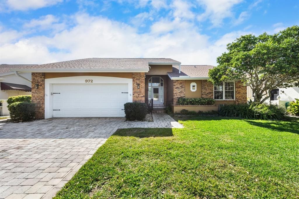 972 GASPARILLA DRIVE NE ST PETERSBURG, FL 33702
