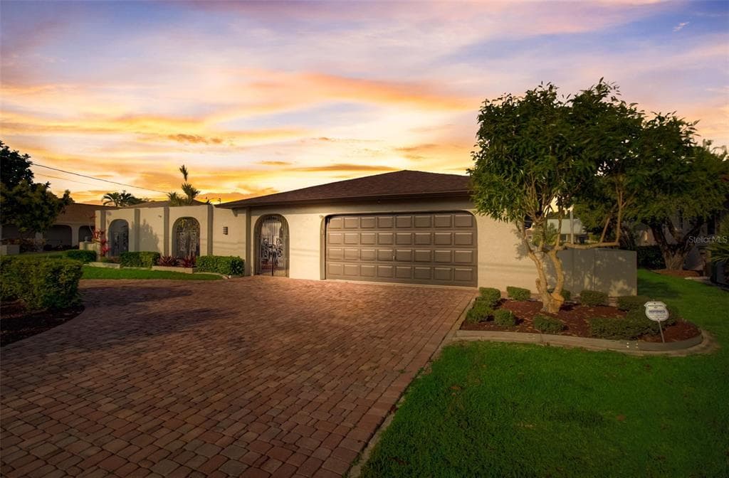 3718 SE 18TH PLACE CAPE CORAL, FL 33904