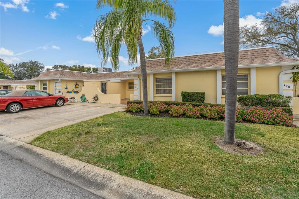 610 INDIAN ROCKS ROAD N UNIT 109 BELLEAIR BLUFFS, FL 33770