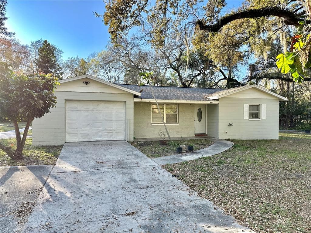 2001 SAGASTA STREET TAMPA, FL 33619