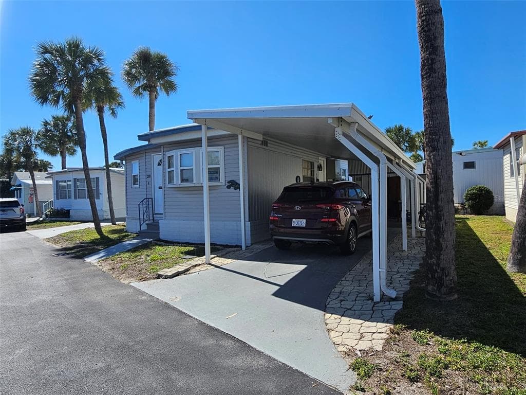 4851 W GANDY BOULEVARD UNIT B13L28