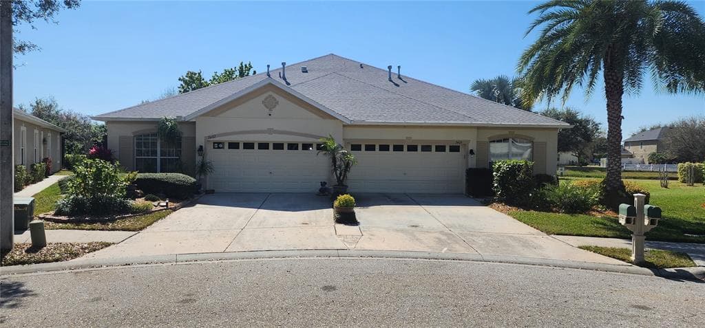 7407 SURREY WOOD LANE APOLLO BEACH, FL 33572