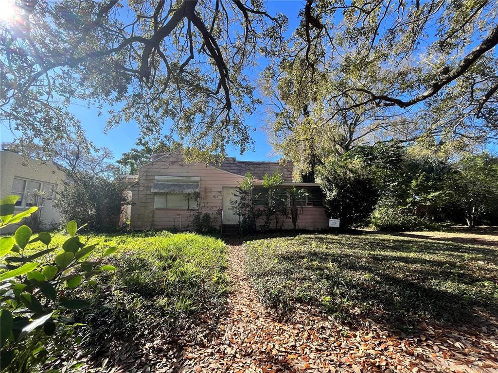 3616 W PLATT STREET TAMPA, FL 33609