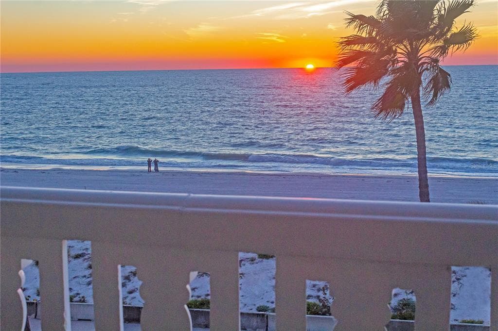 403 GULF WAY UNIT 504 ST PETE BEACH, FL 33706