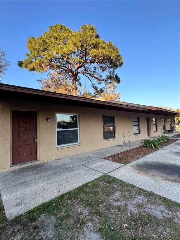 5807 PINE STREET NEW PORT RICHEY, FL 34652