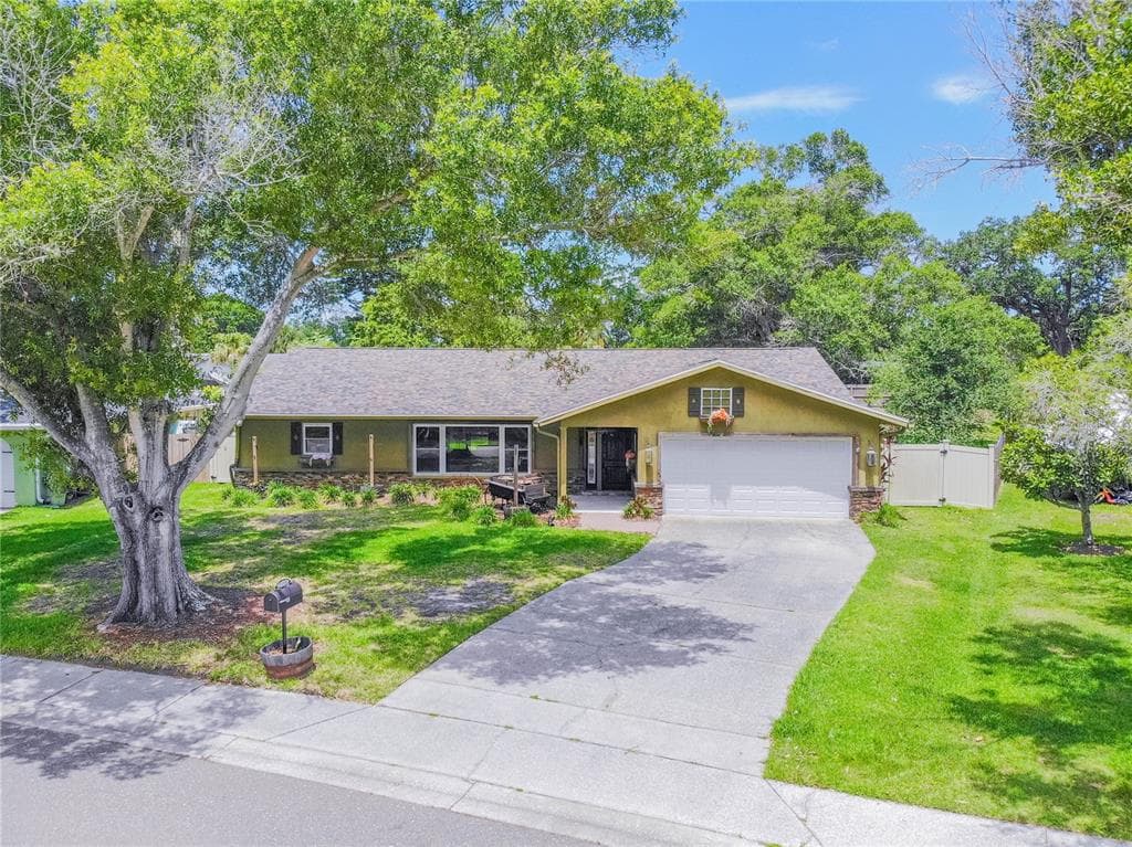 2128 FLAMINGO PLACE SAFETY HARBOR, FL 34695
