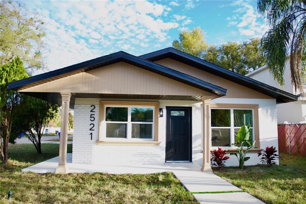2521 W HIAWATHA STREET TAMPA, FL 33614