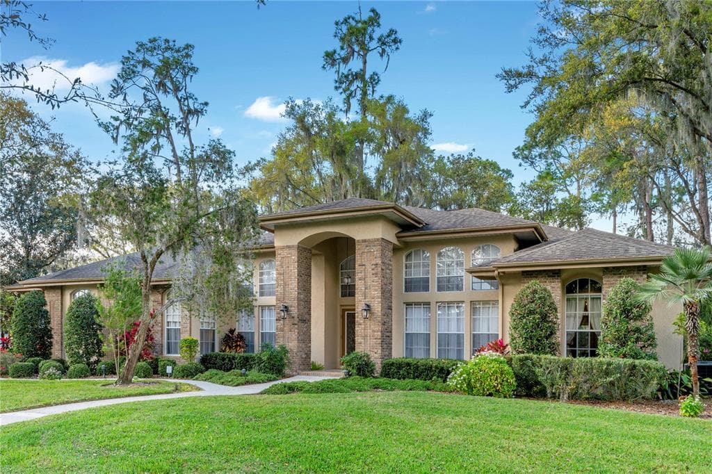 1008 EMERALD CREEK DRIVE VALRICO, FL 33596