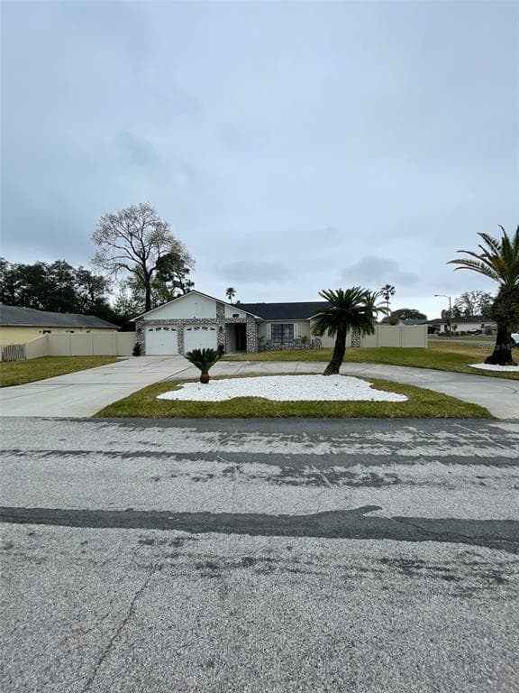 8405 CAMPHOR DRIVE SPRING HILL, FL 34606