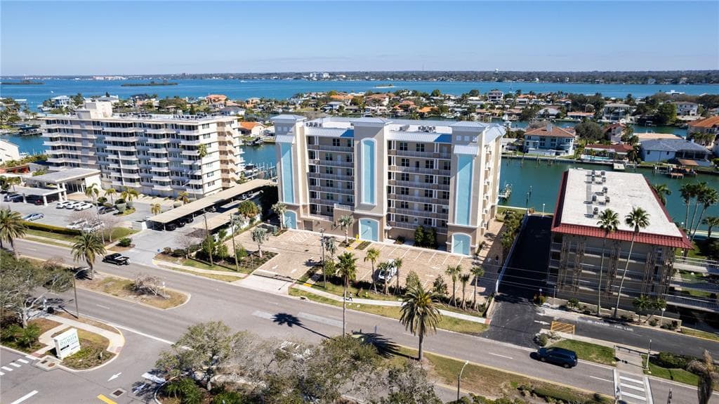 125 ISLAND WAY UNIT 204 CLEARWATER, FL 33767