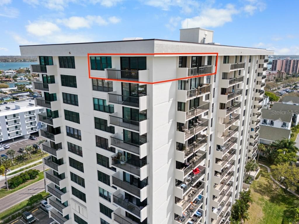 400 ISLAND WAY UNIT 1704 CLEARWATER, FL 33767