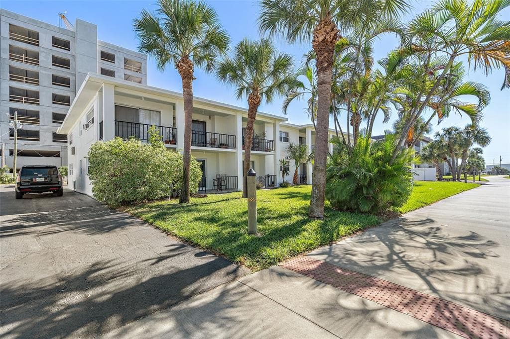 4420 37TH STREET S UNIT 3 ST PETERSBURG, FL 33711