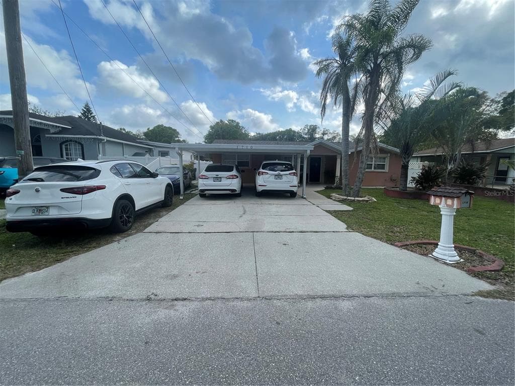 1710 W POWHATAN AVENUE TAMPA, FL 33603