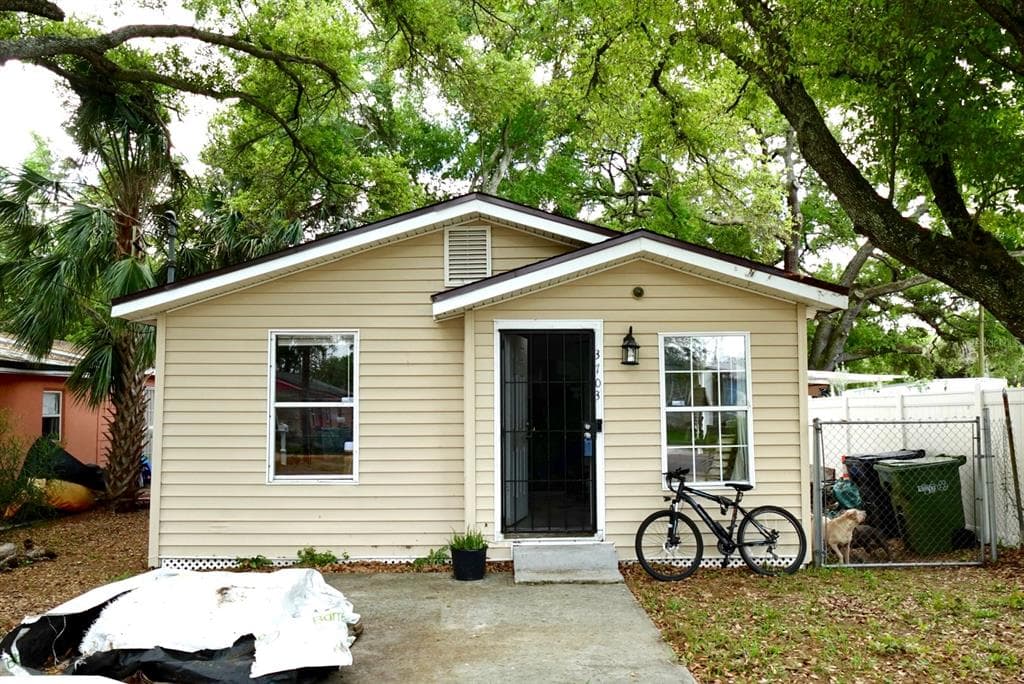 3703 E NORTH BAY STREET TAMPA, FL 33610
