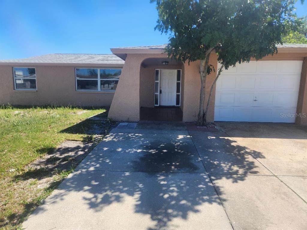 5632 ANDREA DRIVE HOLIDAY, FL 34690