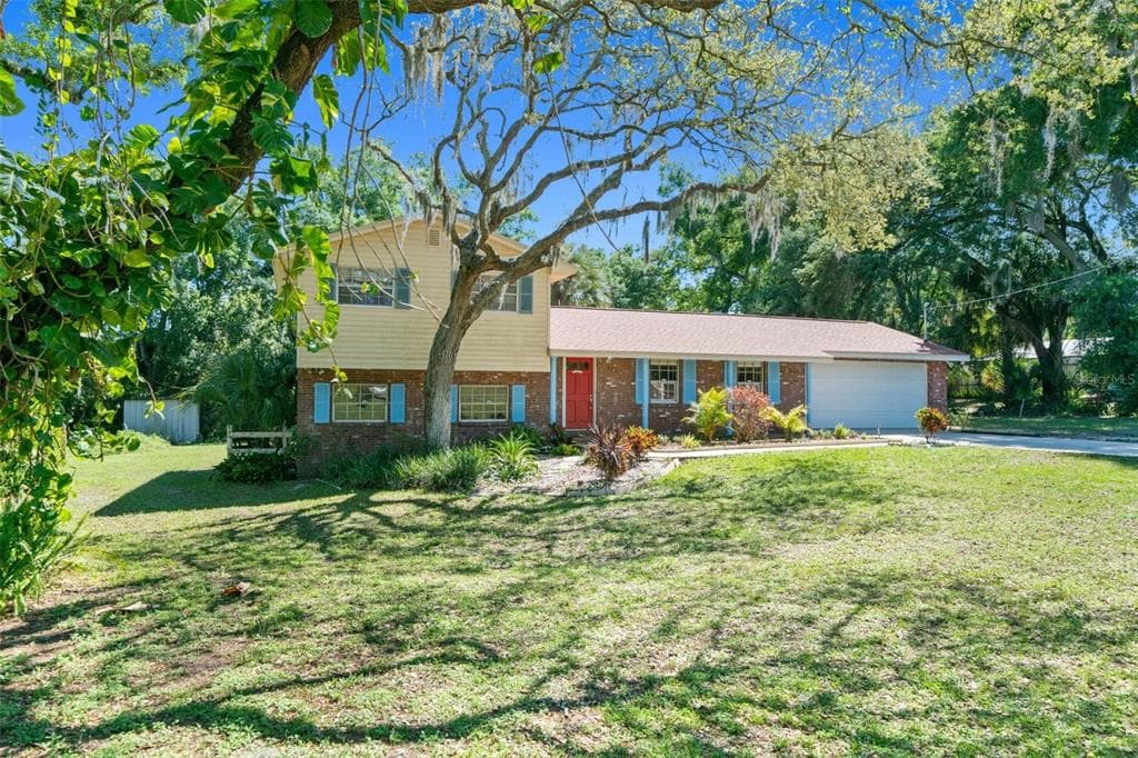 4605 E REGNAS AVENUE TAMPA, FL 33617